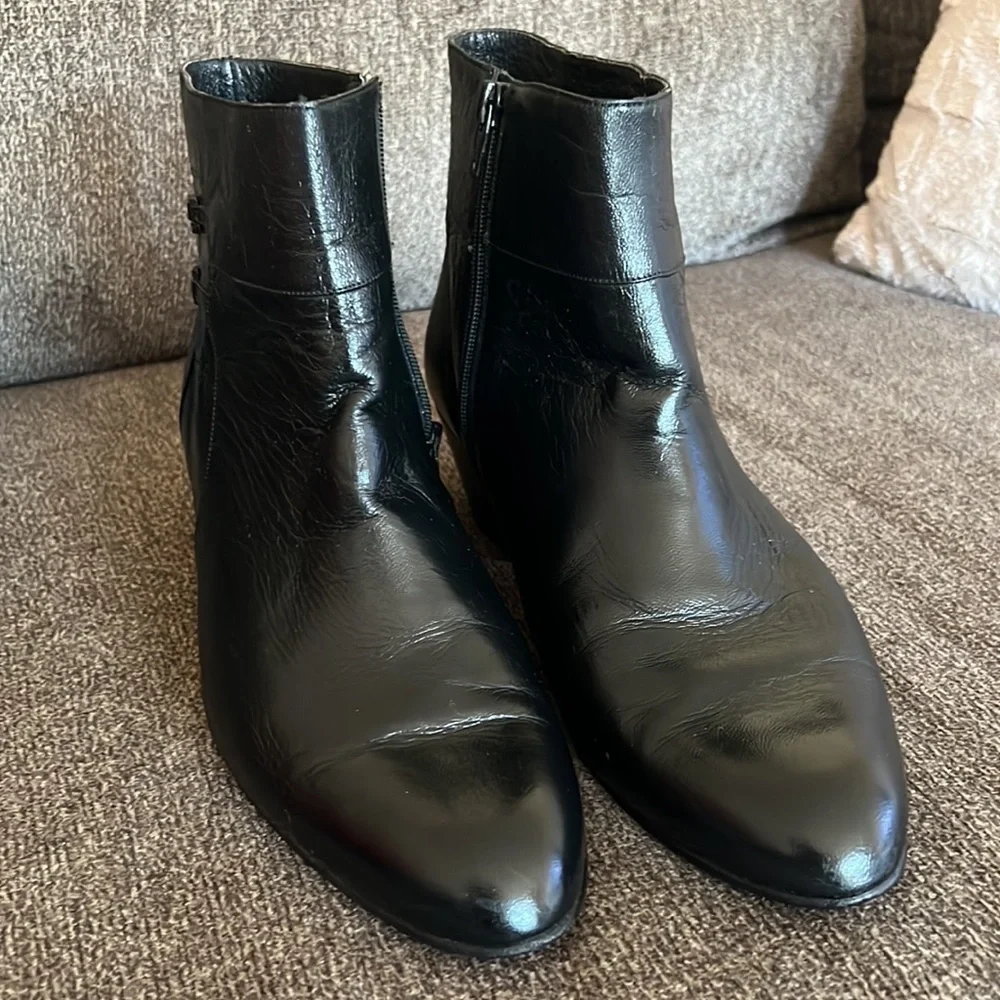 Romika Black Vintage Women’s Leather Ankle Bootie‎ Size 10